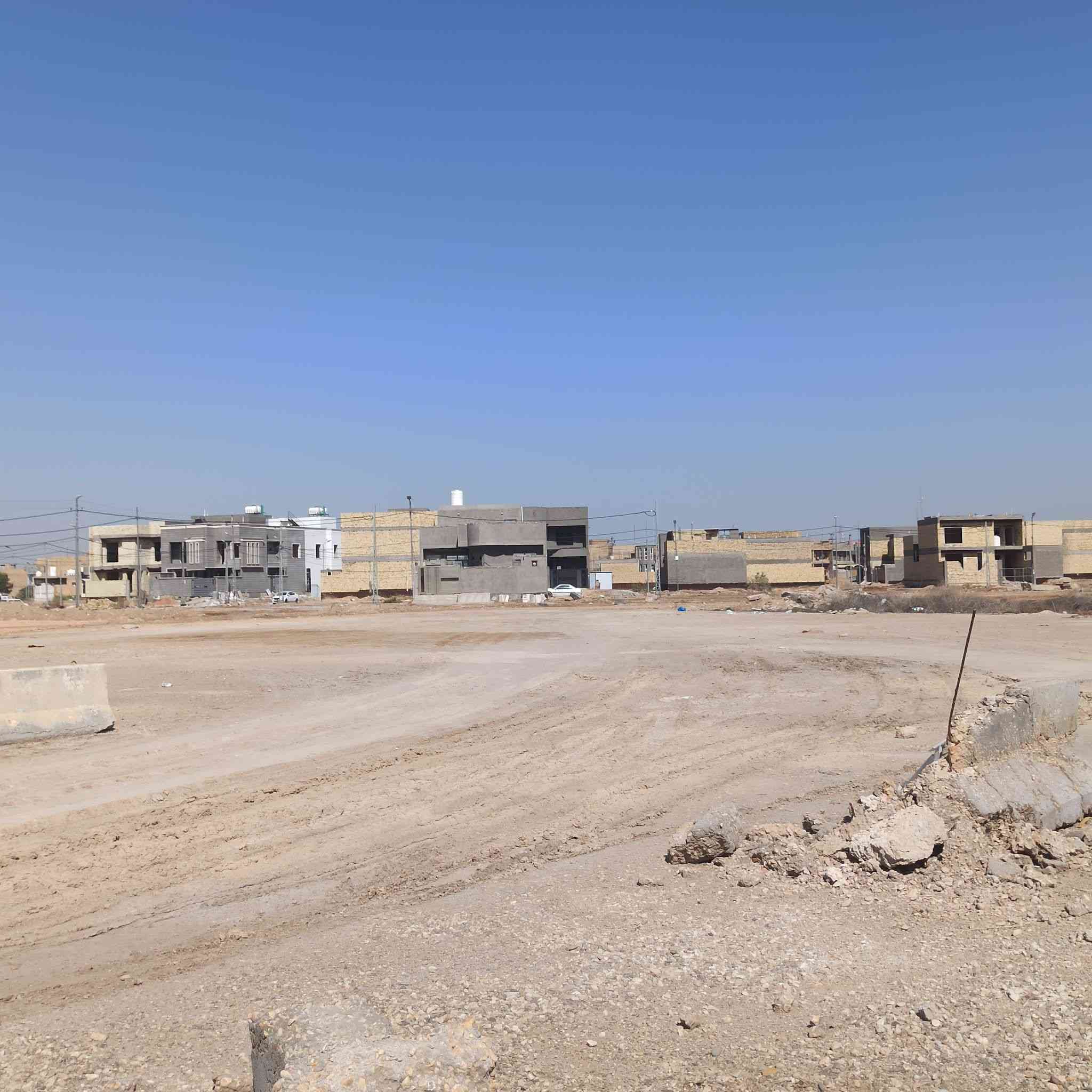 قطعة أرض للبيع 200 م ركن على شارعين مقاطعة 61 رقم القطعة 161 تقية الثالثة  السعر خاص  للتواصل واتساب ***********
