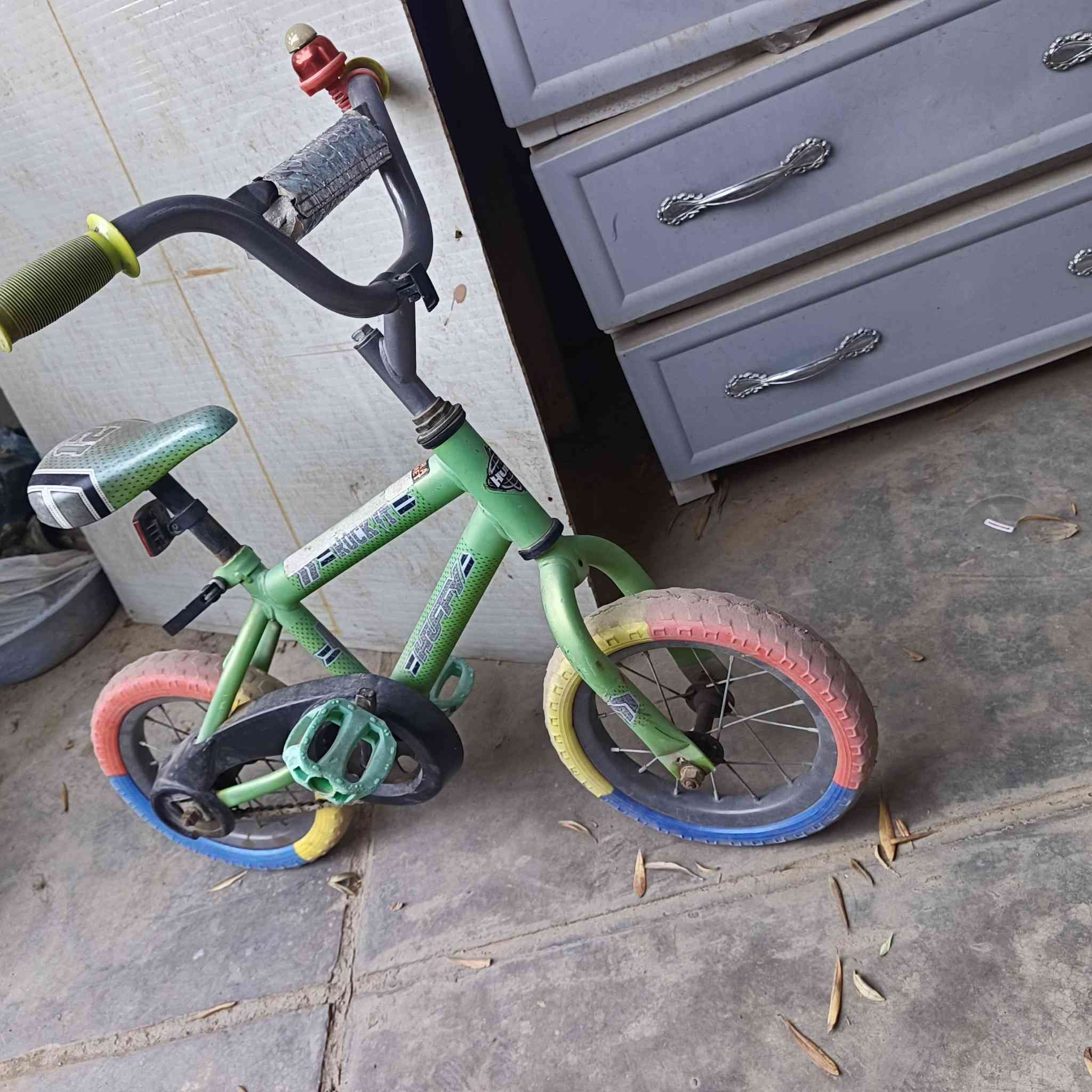 BMX
المنيوم حجم  12  مساعداته الاصلية موجودة السعر 60 الف


**إذا كنت صاحب هذا الإعلان وتريد حذفه لأي سبب، رجاءا أرسل رسالة إلى الدعم الفني**