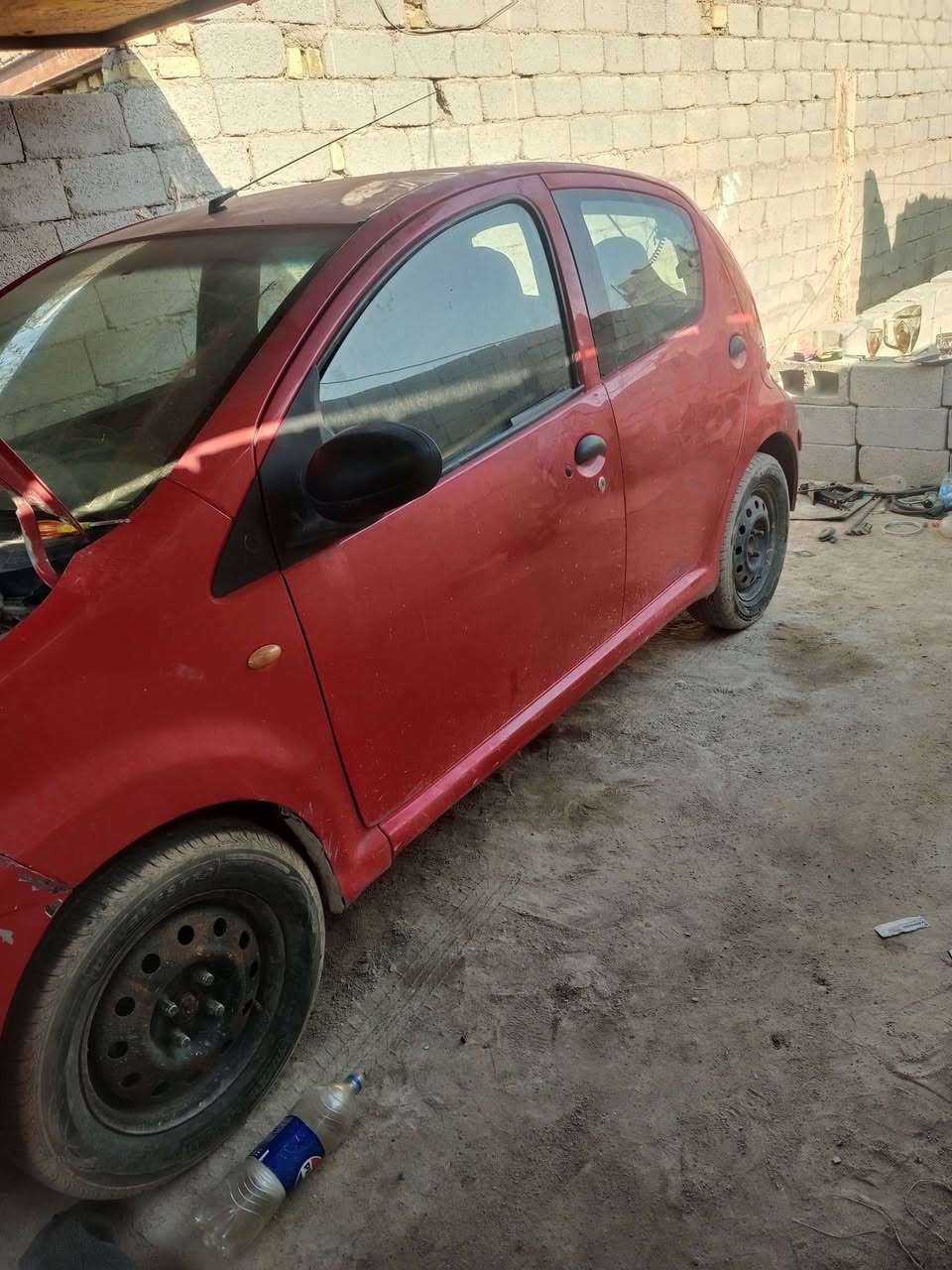 بيوايدي 13 اكو صوت بلمكينه السياره شغاله بصمه كبير عاديالسياره بيه جاملغ مبدل للبيع او مراوس السعر 25الاتصال على***********
