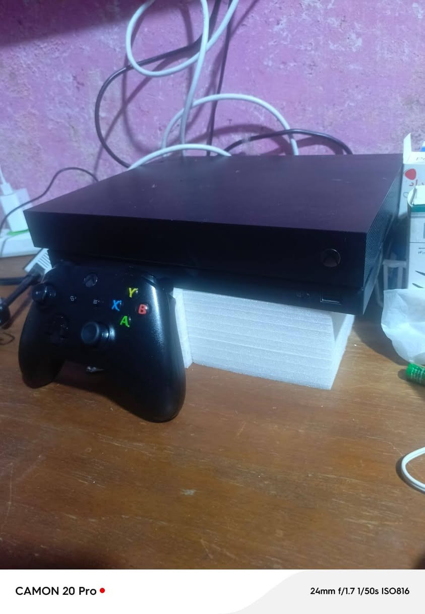 اكس بوكس وان اس واحد تيرا بي حساب 18العبة 200الف جوستك واحد وات ساب ‪***********‬‏
