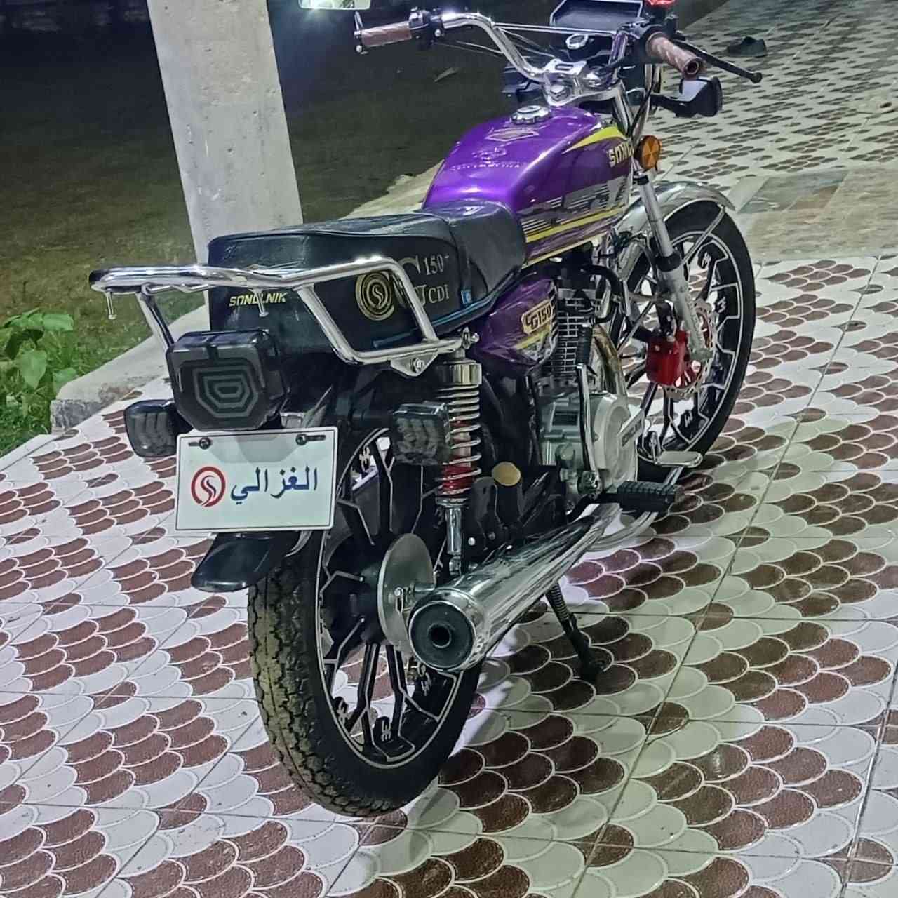 للبيع دراجه سيفان 25 محرك 200 دراجة صارلهة شهرين من طالعة جديده ما ناقصهة برغي السعر800 مكاني الحلة الحمزة الغربي ***********
