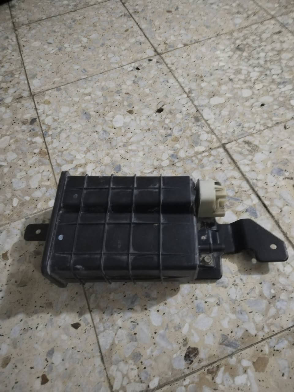 للبيع
لايتات جورني ٢٠٠٩
ومبخره
المكان بغداد البياع
***********
***********
