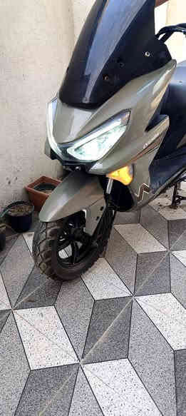 دراجه مال البيت نضيفه حيل بس محتاجه باتري لان متروكه بالبيت ريموت يشغل ع بعد دراجه حيل نضيفه والله بالعافية الي ياخذه ***********
