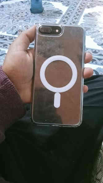 سلام عليكم عندي جهاز البيع ايفون 7 اذكره 128 نضيف كلش مامستعمل السعر 90 وبيها مجال وبيك خير ودلل المكان الناصريه الشوفه  اتصل ***********
