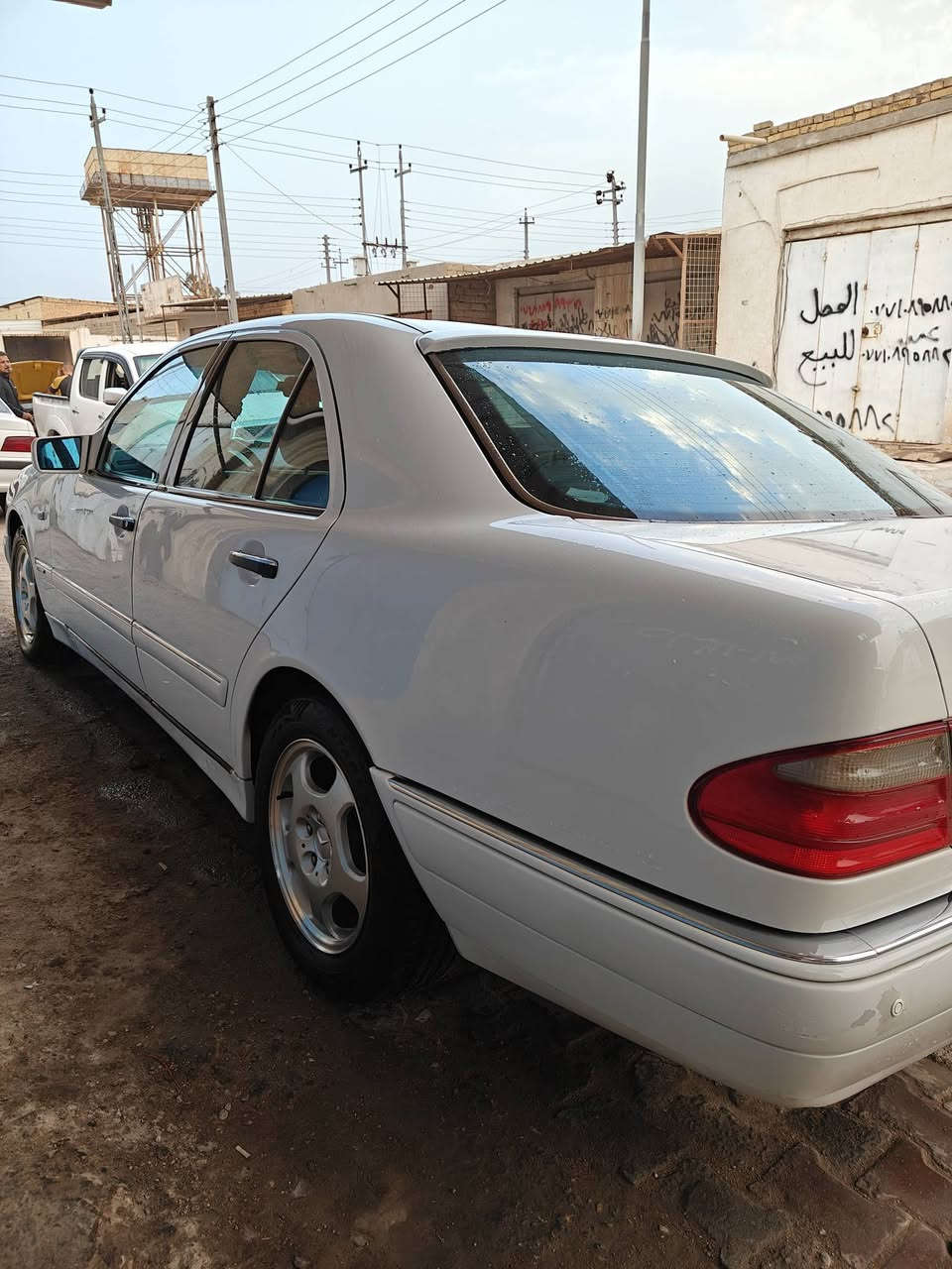سلام عليكم للبيع ام عيون افن كارد فول موصفات رقم بابل بسمي  مكفوله بيه قطعه صبغ سبير ما نازل موديل 98 أصل محرك 6V  سعره 140 وبيه مجال الشراي ***********
