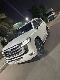 لانكروز 2022 VXR داخل احمر ماشيه 47 رقم شمالي بيها بارد جدا بسيط والبا...