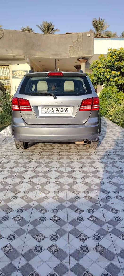 سبعه راكب تبريد قطعه وحده شرط ثلج تدفئة جاملغ وبنيد بدون دواخل محرك كير حداديه تخم تاير أدامه كامله للسياره جديده
***********
