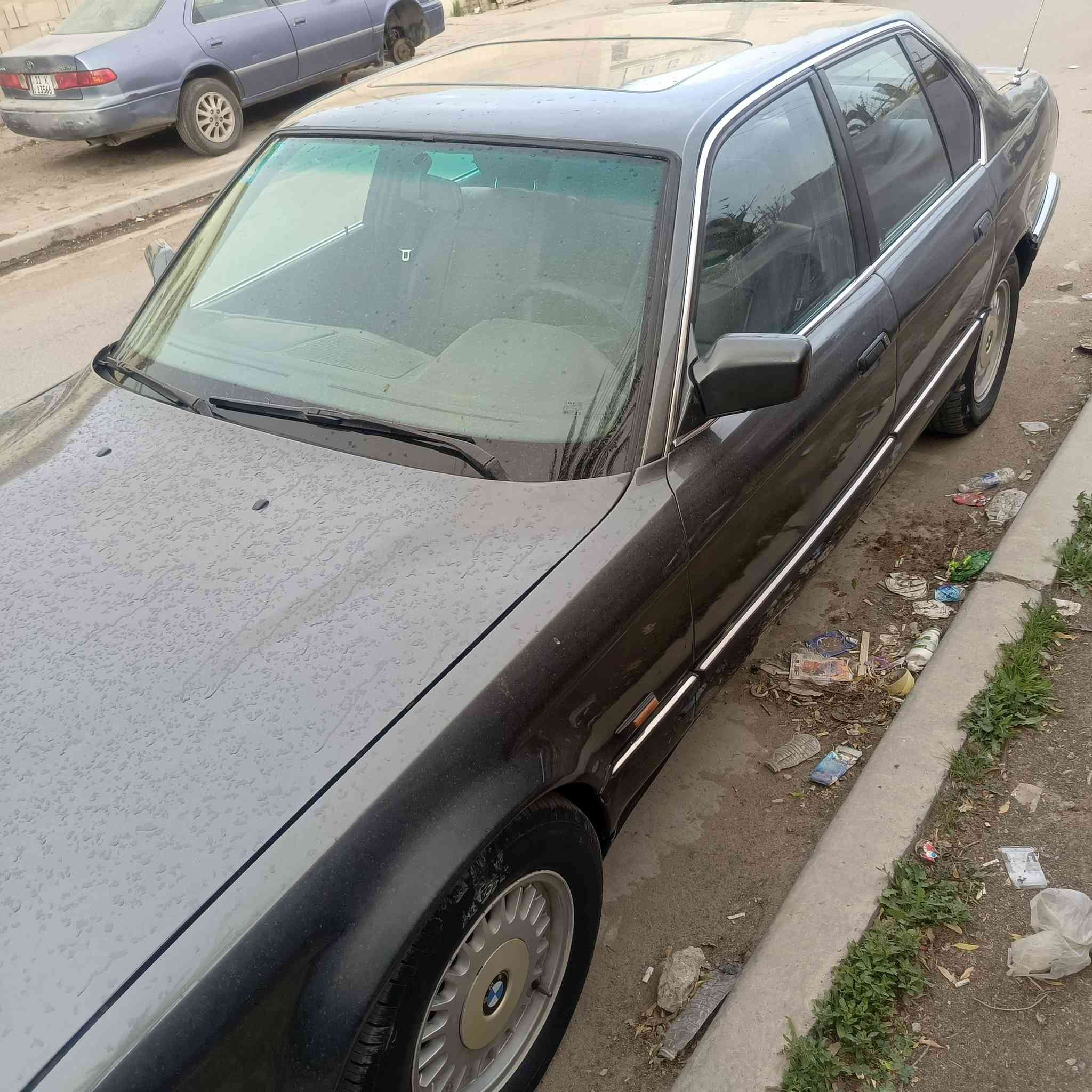 السلام عليكم بيع بي ام دبليو موديل 89اصلها 90حجم 735بليته وشاصي مصبوغه عام الجماليه بدون حادث بسمي بغداد مكانها زيونه كشنات جلد كهرباء دبل ايرباك السياره اي نقص مابيها عدا التبريد كير ومحرك ممتازه صدر جديد تخم تاير السعر 55 ورقه وبيها مجال الاتصال على ***********
