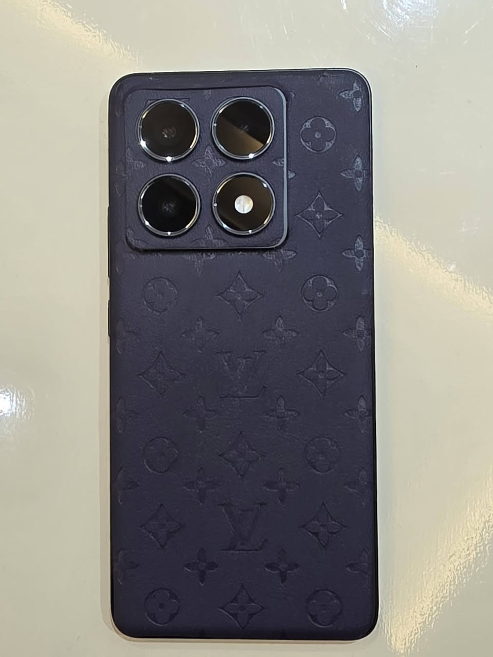 Xiaomi 14 T pro 1TB
جهاز شاومي ١٤ تي برو ذاكرة ١ تيرة 
قبل فترة اخذتة جديد كل ملحقاتة وية 
( فقط بي فطر بسيط بلضهر  ماماثر ابد وتبديل ضهر يكلف ٣٠ الف بس يم مركز تي مبايل بلمنصور وهذا رقمهم الي يحب يتاكد *********** )
ويا كفرات ٢ وشاحنة وكارتونة وكيبل 
بي تغليف جلد للضهر
السعر ٤٩٠ الف مكاني بغداد الدورة ماعندي توصيل
*********** لتواصل
