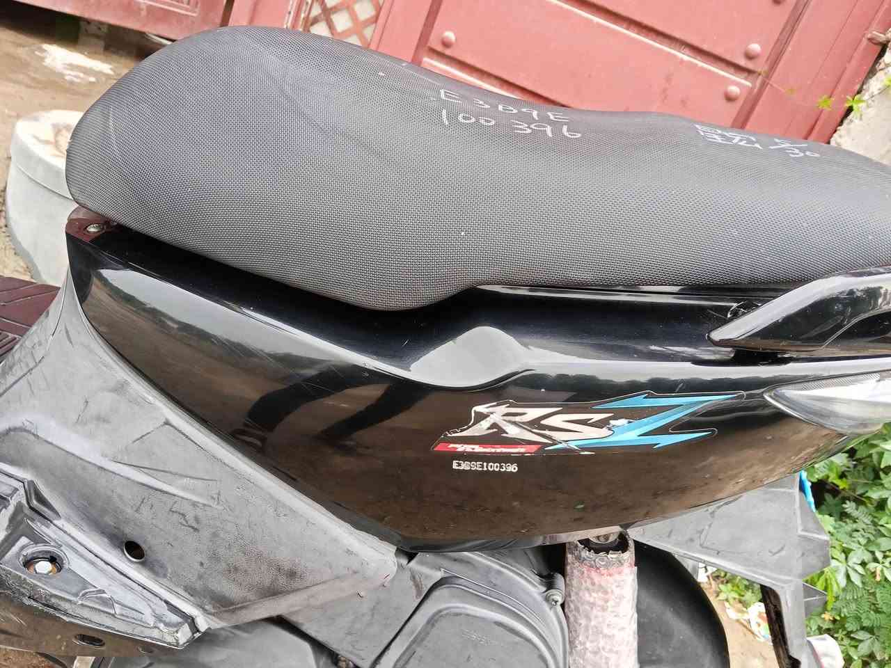 سلام عليكم شباب عندي دراجه ماكس مضلع نوزل حديث موديل 10 دراجه خير من الله دراجه نضيفه مرتبه تجي تشوف بعينك اي نقص مابيها مكينه بلاديه تجي تجيب 10 فيتريه وياك تجي تشوفه بعينك شلعه معدل خير من الله متنلزم كهربائيات سلف شغاله اشاير هونر كيلو متر كله شغال دراجه امانت الله ممتعوبه  دراجه مكفوله من فتح البرغي💵 الله شاهدا كفراتها كلها ختم واحد ويه المكينه ختم كلها مطابقه سويجين بيها نسختين اوراق الدراجه موجوده تايراتها جديده 💵💵مكاني بغداد الدوره رقم الهاتف  ***********
