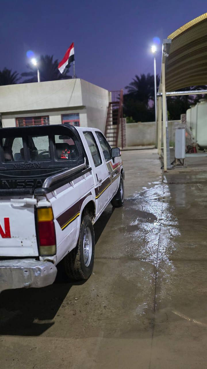 نيسان بيكم موديل 90 سنوية لل 28  سعر 47 وبيهة مجال مكان ديالى رقم ***********/0788299401
