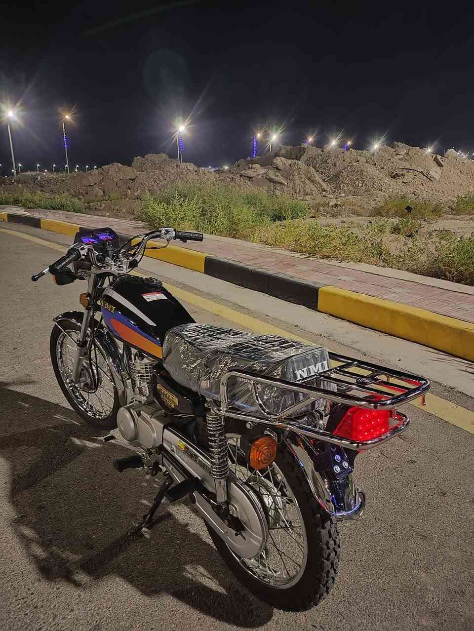 للبيع اربعه كير شلامجه 23 طالعه بل 24 دراجه جديده 
اصولي اصولي 7 اوراق انضاف 
مكان كوت حي الحكيم 
سعر 1200  سعر جوه سوك السكنر صارت ب مليون 
*********** وتساب موجود 
مكلف بنشر
