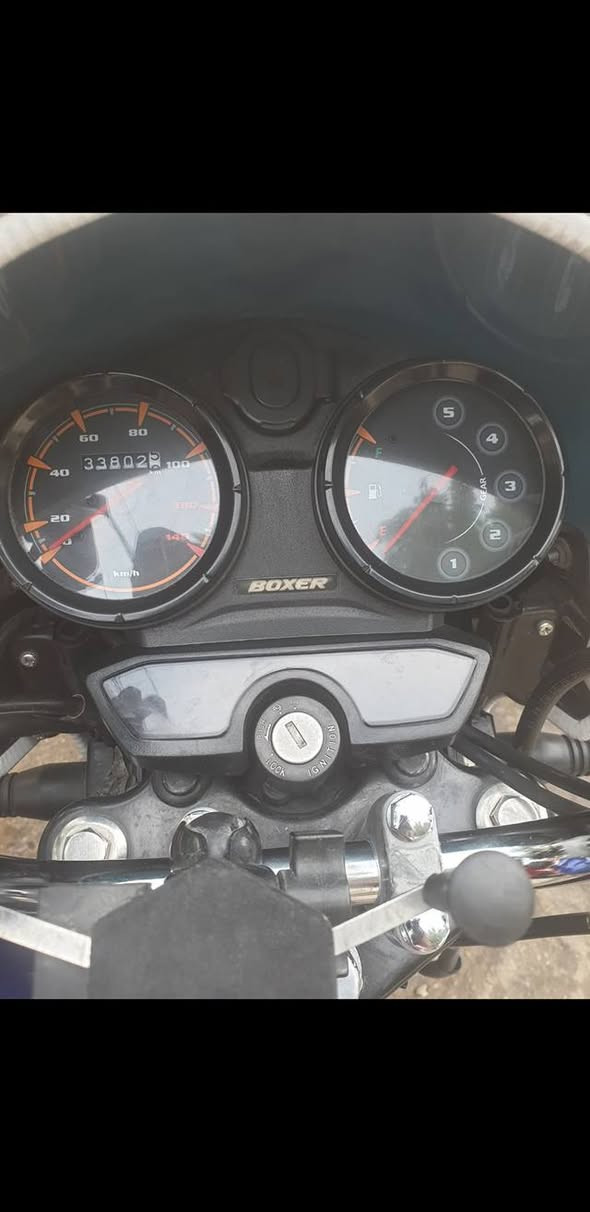 السلام عليكم ورحمة الله دراجه بوكسر ٢٣ مثل مموضح نضيفه امرقمه  اشغل اوتطلع سعرهه  2250اوبيهه مجال بسيط  مكاني بغداد البياع الري *********** موجود فقط واتساب
