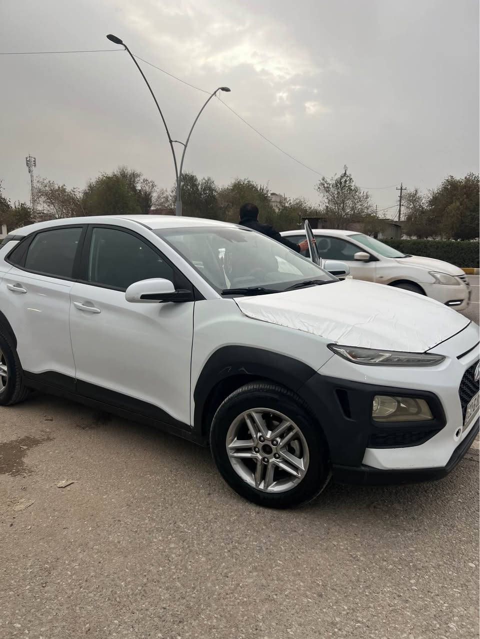 هوندا كونا موديل 2021
سياره كى تا بليي بى موشكيله يه 
موديل 2021  ره نگى سپى 
سبوخ:2پاچه و ربحيك بلى 3پارچه ى هه يه
چاملخ و ده ركه له گه ل بونيت سبوغه
فروشتنى سريع   مالى دوسته
تكايه مشته رى نى تيل مه كه 
*********** watch app أربيل, العراق
