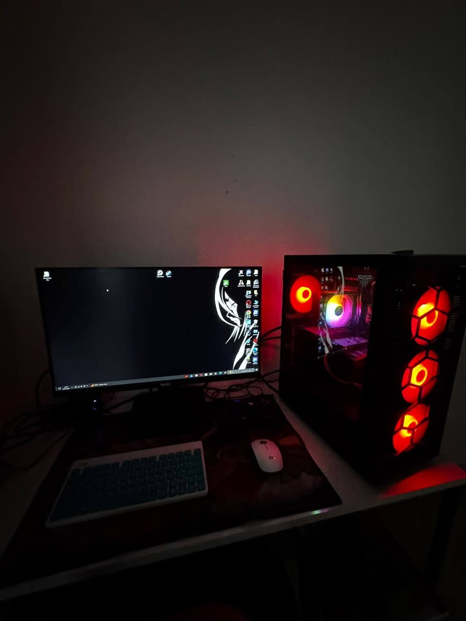 تجيمعه كامله للبيع  

موصفات كيس
CPU: Intel Core i5 v4
Motherboard: X99 DDR5
RAM: 16GB DDR4
Graphics Card: AMD Radeon RX 580 8GB
Power Supply: 500W PSU
Storage: 500GB SSD

شاشة
MASS
حجم 24 بوصه

ملحقات 
سماعات
كيبورد 
ماوس

السعر 525 وبيه مجال 
***********
