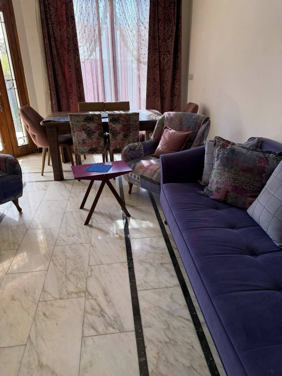 عشر مقاعد مع ميز وكراسي وبوفيه وطبلات وتيبلام للبيع منطقه كاظميه


**إذا كنت صاحب هذا الإعلان وتريد حذفه لأي سبب، رجاءا أرسل رسالة إلى الدعم الفني**