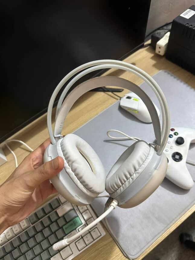 اكس بوكس سيريس اس جديد استخدام شهرين
سعر ٢٧٥ وبي مجال 

شاشة كيم اون ١٤٤ هيرتز سعر ١٥٠ 

يو بي اس ٥٠٠ واط سعر ٣٠ الف

ملحقات:- ماوس وكيبورد وسماعات ب٥٠ )شركات معروفة)

للاستفسار 
***********
