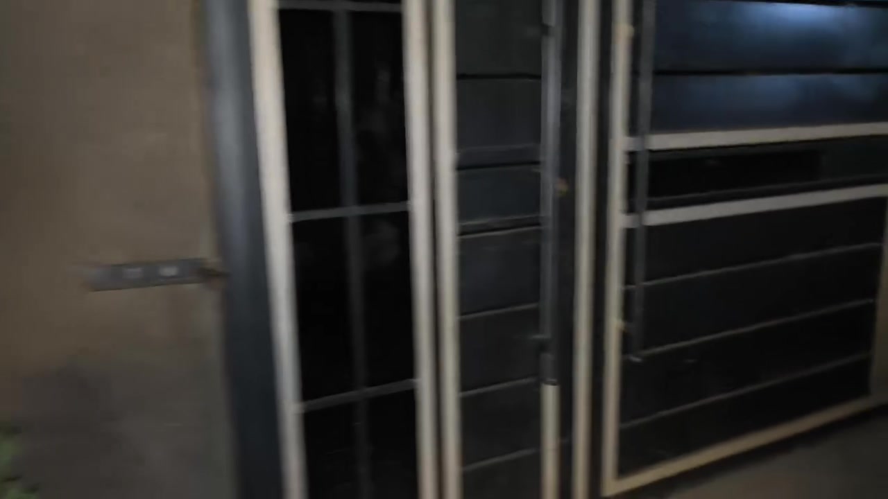 السلام عليكم
بيت للبيع مساحه 280
متكون البيت من غرف 3
استقبال +هول +صاله +مطبخ
صحيات داخليه +خارجيه
بيت جديد شغل درجه اولى
عنوان البيت: الاسكان الصناعي دور سيد حمزه
‏‪***********‬‏
