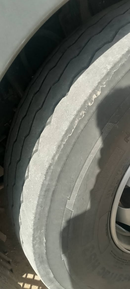 للبيع فقط بس تايرات ياباني حجم 315/22 نضافتهن 100/85 ينشد بالكدام نضيف  شرط لا فتيله ولا ركه شراي يتصل  ***********مكان ناصريه قضاء الصلاح
