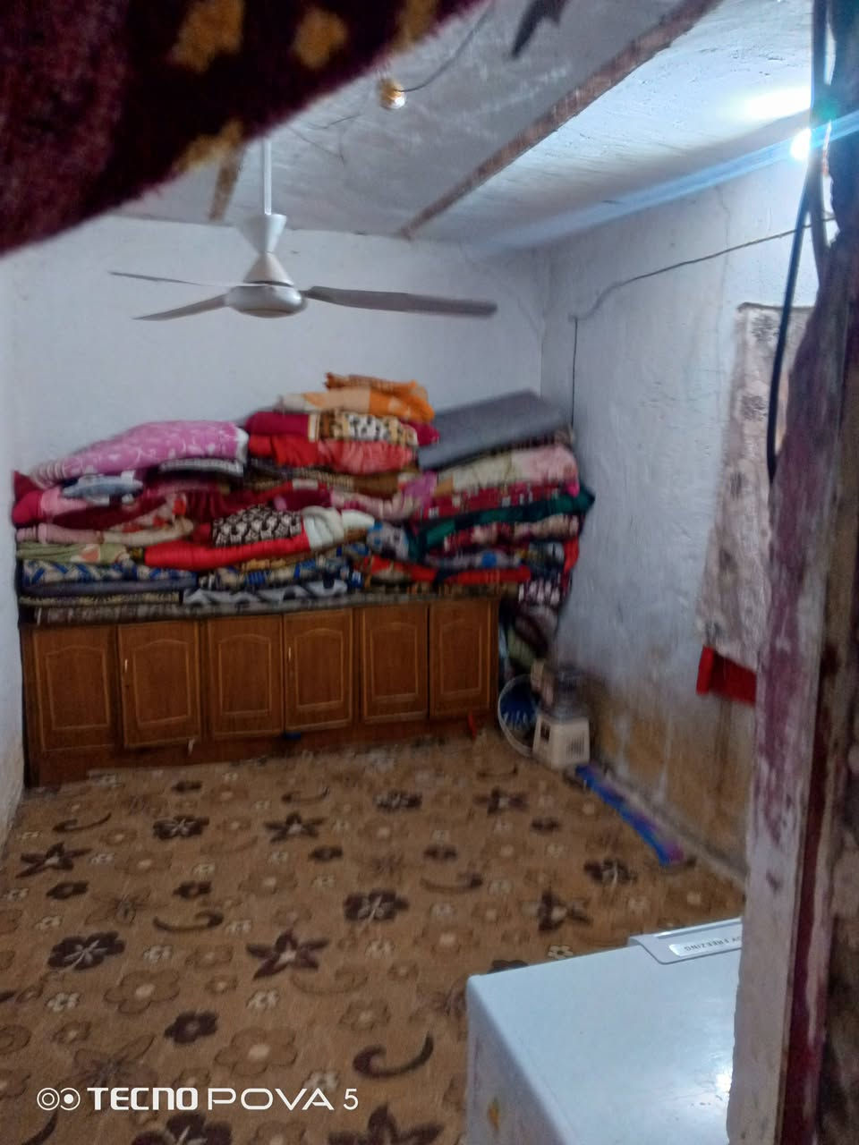 للبيع بيت صلاح زراعي مو تجيني دكلي تجاوز صلاح زراعي حته بي ورقه من قي المقام يحتوي عله غرفتين اوهول ناقصه لبخ اوخانتين تكملهن مثل ماموضح بل صور اوحمام اوتواليت اوستقبال المكان حله شارع 80 مقابيل مخبز مهند بنهايت البزل بنهايت البزل السعر 7اوبي مجال قليل *********** تصل ع رقم او بي وتساب
