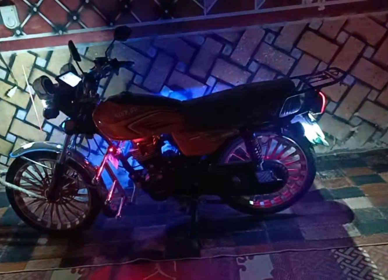 سلام عليكم دراجة سيفانة للبيع موديل. 2025اوراق اصولية سعر مليون وبيها مجال مكان بغداد محمودية الاتصال  ***********٠
