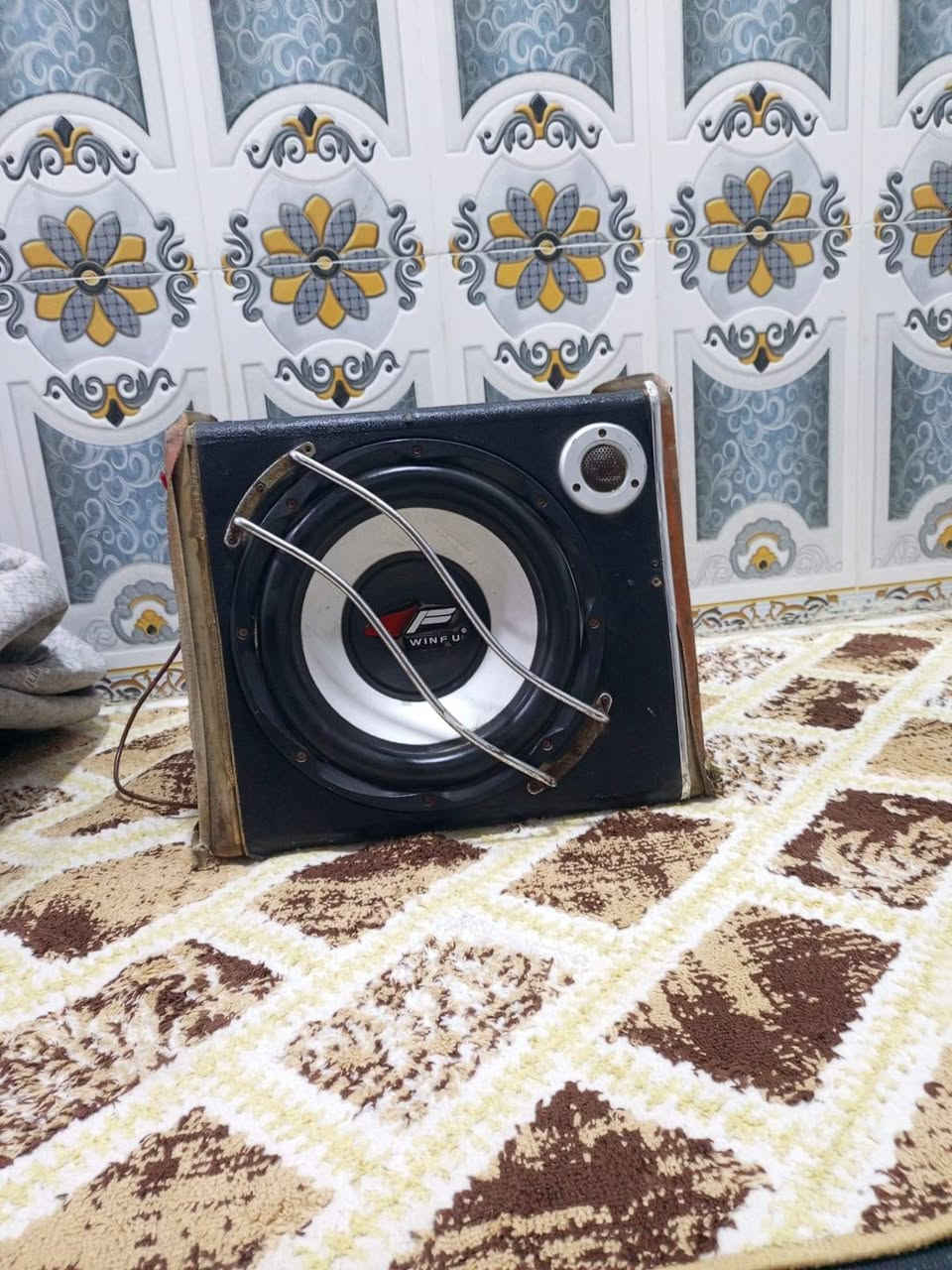 مضخم سياره حجم كبير نضيف استخدام قليل يشتغل بس دمام (مابي صوت) السعر 60 الف للتواصل مع هذا الرقم ***********
