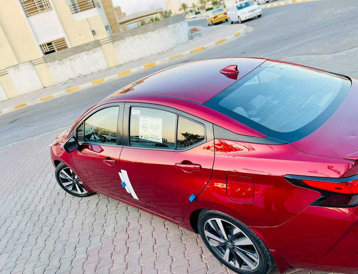 السلام عليكم…الحلال للبيع
 بسعر113 ورقه اعتذر عن الاقساط 
نيسان ڤيرسا 2020 SR امريكي صبغ دعاميه فقط
 لون احمر ماروني مميز جداً🩸 مكفوله بدون صبغ 
كير اوتوماتيك بدون عيب
محرك بدون فتح بدون عيب
⚔️ماشيه 100 الف حقيقي

❇️مواصفات SR تجي فوول عدا الفتحه❇️
بصمه تشغيل وابواب وصندوق
رادار امامي وكامره 
رادار جانبي 
داخل اسود خيط ماروني مميز
شاشه كار بلي وكامره دواره
كروس سرعه
تحكم ستيرن 
عداد ديجتل وشاشه عرض اعطال
بلوجكترات 
حساسات خلفيه
لايت ليد بلادي 
لايت زينون عدسات
ويل كب SR بلادي
ستيرن رياضي حرف D 
دعاميه خلفيه دفيوزر بلادي
تبريد ثلج 

🔴سياره جاهزه من كلشي تشغل وتطلع 
السياره كفاله عاامه بدون صبغ بدون تبديل بدون ايرباك شرط فقط دعاميه صبغ شرط السونار

رقم 21 سليمانيه انكليزي الجديد سنويه جديده لل2029هزه لل2027 تحويل بنفس اليوم 
السعر 113ورقه وبيها مجال بسيط
🔺مكاني تكريت 
***********

