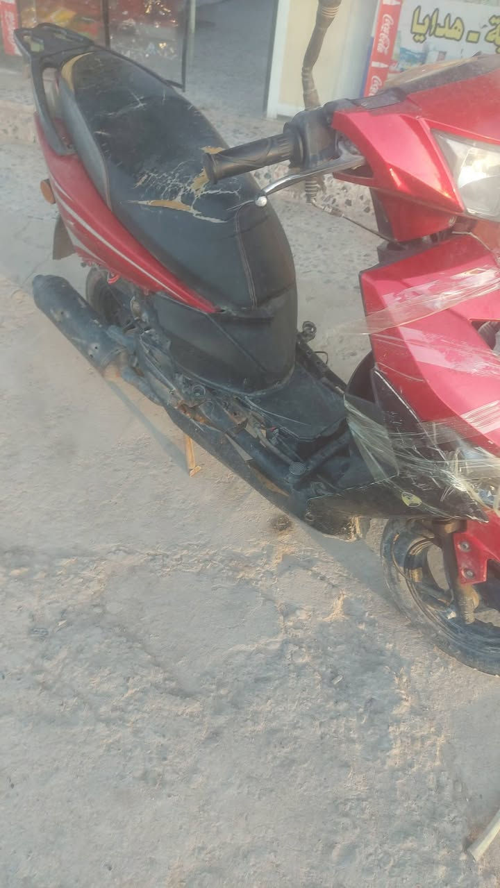 سلام عليكم 
هاي دراجة  كفرات  تعبانة وبيها تبخير للبيع
٢٠٠
***********
