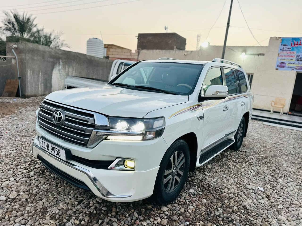 ياالله سلام عليكم للبيع 2011 ستينيه محدثه 2019  داخل وخارج كله اصلي حته لشاشه كفاله من لتجيه ولكلبه ولتكم فقط ضربه من لئمام بسيطه كلش ولباقي كفاله سياره ماشيه 200 حقيقي بسمي شخصين تحويل مباشر تخم تاير جديد حداده جديده كير ومكينه كفاله كهربائيات كلها شغاله سياره جديده وبل عافيه عل ياخذها مكاني ذي قار قضاء الرفاعي
السعر $275 $ وبيها مجال بصيط بيع او مراوس حسب لقناعه 
شراي نتصل *********** 
***********
