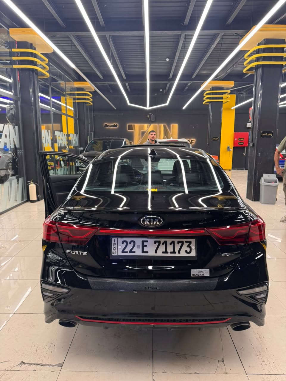 Forte GT 2021
ماشي 50,000 mile
مكينة 1.6 Turbo
كير DCT
فول مواصفات رادار فتحة كشنات تدفئة تبريد 
حادثها جاملغ امامي بدون ايرباك صبغ فقط و باب خلف السايق بارد
***********
***********
السعر $ 163 بيها مجال
