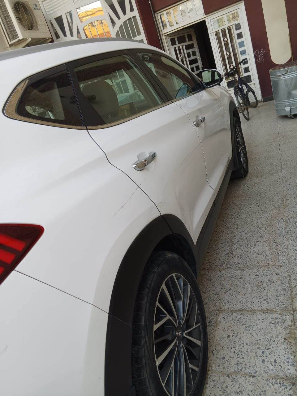 السلام عليكم للبيع توسان خليجي مكفوله 2020 السياره جاهزه من كلشي بيه طخه بسيطه بالباب تصلح ع البارد مكفوله من الصبغ والضربه رقم بغداد بأسمي السياره ماشيه 117 الف كيلو كير محرك صدر كله جديد السعر 180 ورقه وبيه مجال مكان السياره بغداد العامريه رقم تلفون *********** بغداد, العراق
