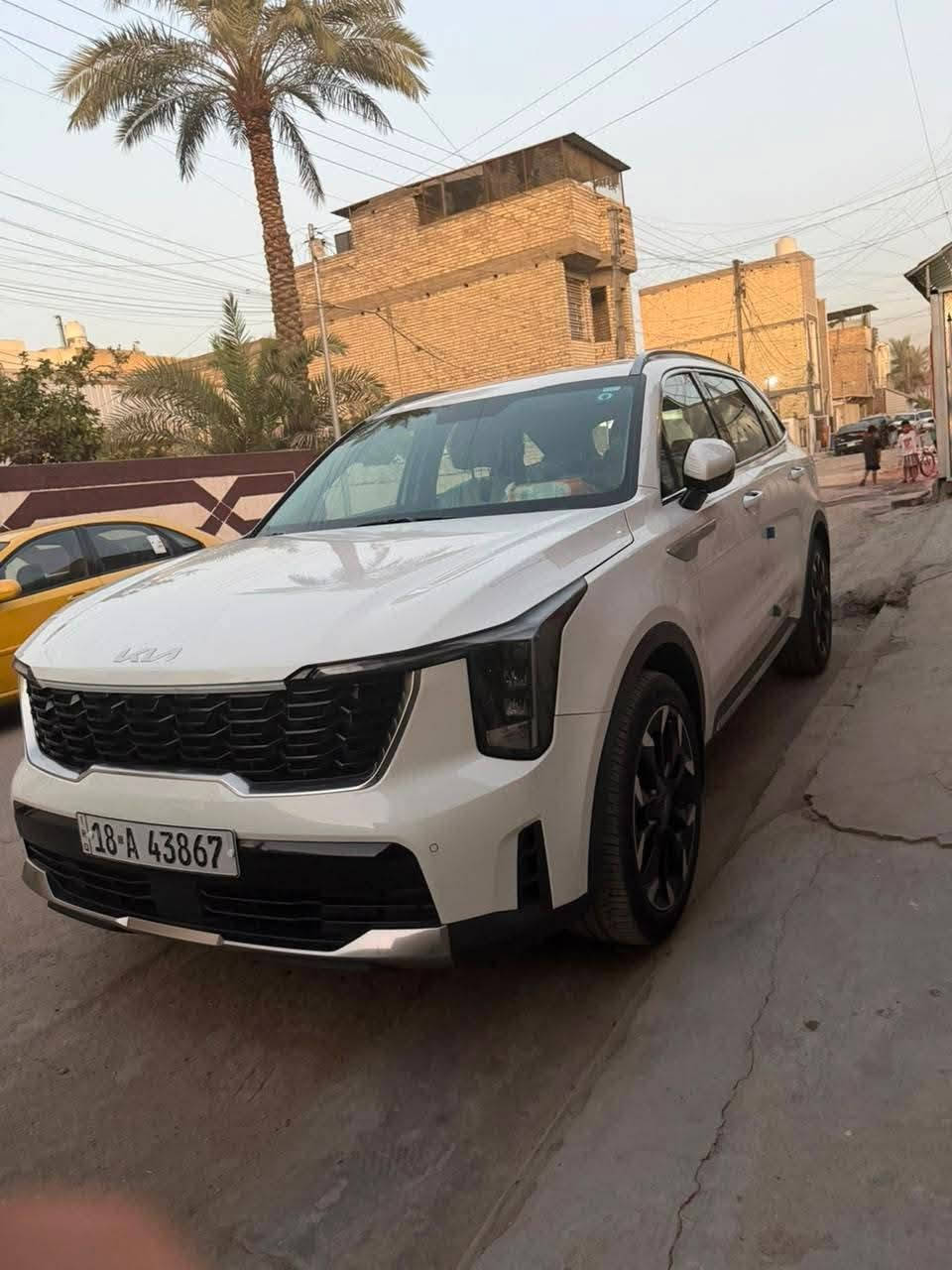 🚗 للبيع: كيا سورينتو 2024 (الشكل الجديد) 🚗
السيارة بحالة ممتازة وجاهزة للاستخدام ("شلع واطلع")، المواصفات كالتالي:
​• الموديل: 2024
• المحرك: 6 سلندر (أداء وقوة)
• المسافة المقطوعة: 46,000 كم
• الضمان: ضمان الشركة الدولية
​✨ أبرز المواصفات:
​قمارة (حديد)
​تشغيل عن بعد
​كشنات كهرباء
​صندوق كهرباء
​إشارة ترحيب (Welcome Light)
​تصميم الواجهة الأمامية والويلات الجديد والمميز
​📄 معلومات التسجيل:
​رقم بابل - مشروع وطني (جاهزة للتحويل المباشر)
​💰 السعر: 240
لتواصل ***********
