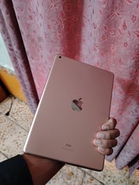 ايباد ٧ • ٣٢GB • شاشة مكسورة