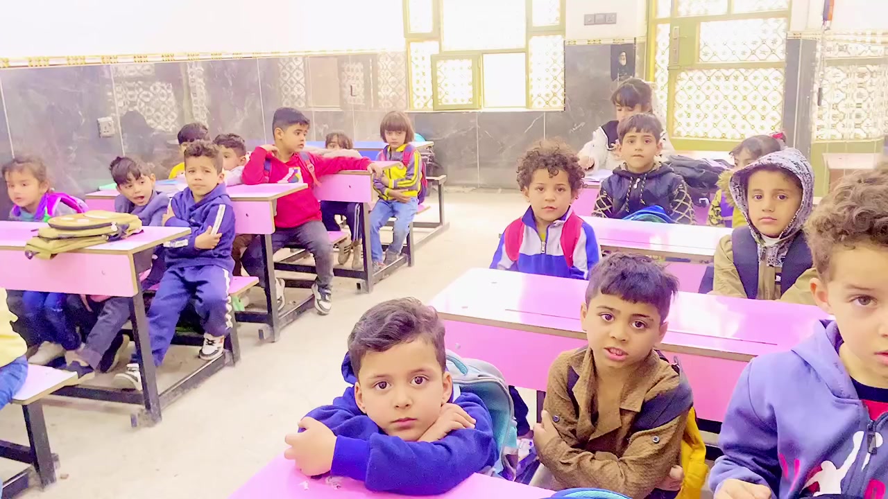 في روضتنا لا نعلّم الأطفال الحروف والكلمات فقط،
ولا نكتفي بالعربي والإنكليزي فحسب…

بل نزرع في قلوبهم الدين،
ونعلّمهم السلوك الحسن، والاحترام، واللطف مع الآخرين.

نؤمن أن التعليم الحقيقي يبدأ بالأخلاق قبل الدروس،
فنبني طفلًا واعيًا، مهذبًا، ومحبًا للخير
للاستفسار (***********) 
العنوان : حي طارق القديم مقابيل ملعب كريدي او قابيل محطة الأصدقاء لغسل السيارات على الشارع العام معهد وروضة الزهراء.
