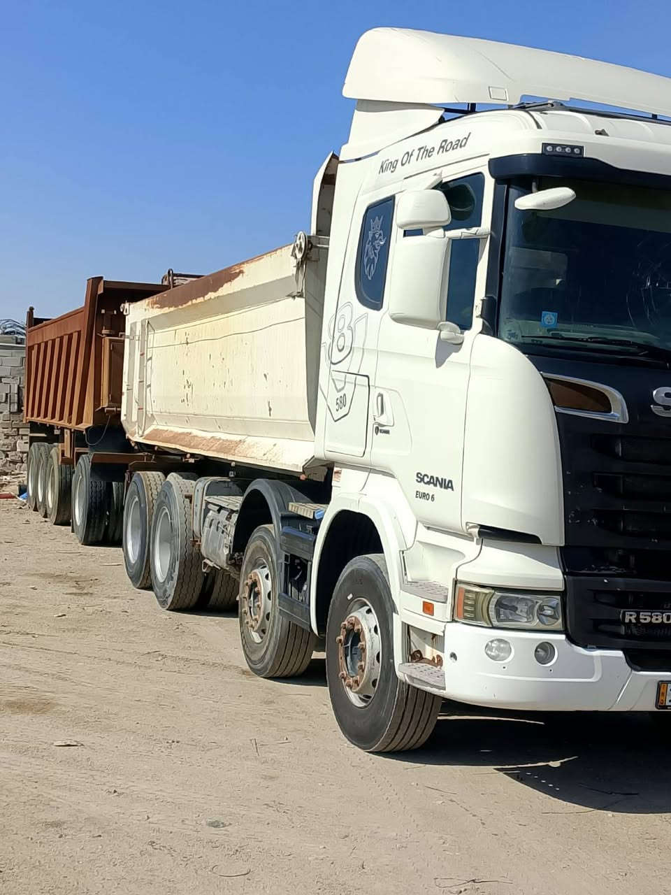 سلام عليكم من رخصت الأدمن المحترم سكانيه  V8 2017 قاطره ومقطوره بسمي سياره جاهزه من جوه الشغل مكفوله كير محرك حداده سياره خير من الله تايرات تخم جديدجوها مكان السياره بصره الزبير السعر 8شدات ونص $ ***********
