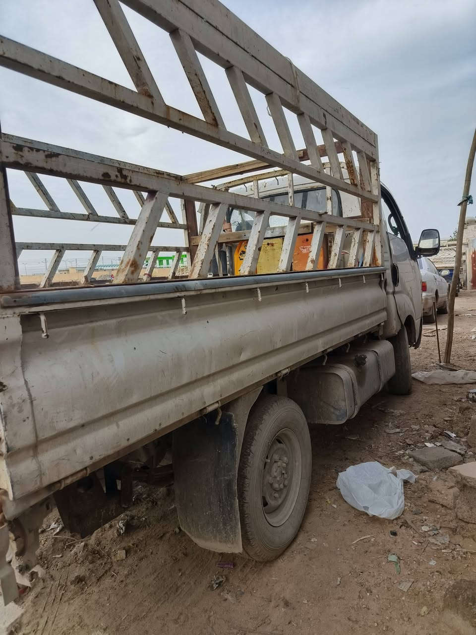 سلام عليكم كيا تك قمارة مكان البصره الزبير رقم بصره صدامي سنويه عاج منتهيه ب 2023 راعيها ماندله السعر 33 بيها مجال شاصي مفطور محرك يبخر رقم شاصي واضح مصفرة غرامات ***********
