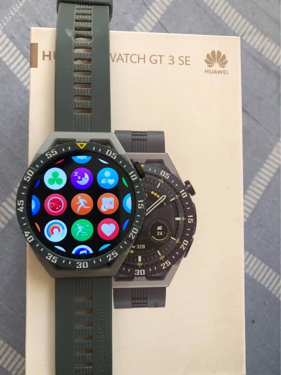 ساعة هواوي Gt3 se اخت الحديده وياها سيورة ٣ هدية ماركة مكاني بغداد ماعندي توصيل رقمي واتس اب *********** سعرها ٨٠ الف بغداد, العراق
