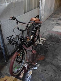 بايسكل ماركة AT حجم 20 تاير عريض يتحمل اوزان  نضيف مابي نقص  بريك خلفي...