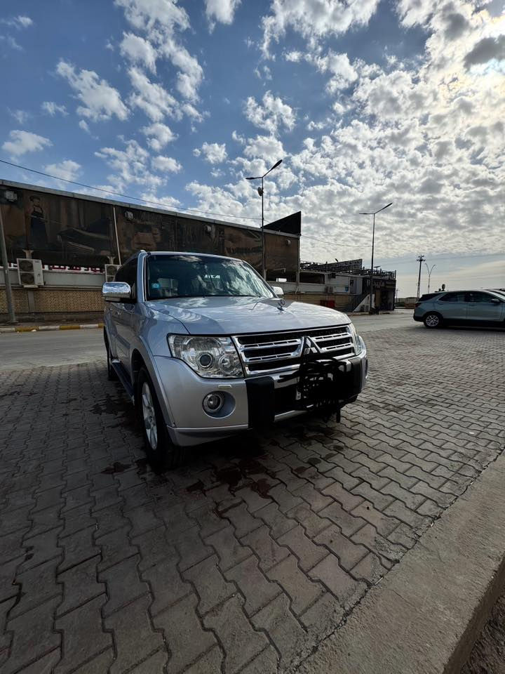 سلام عليكم
باجيرو 2010 حبتور فول مواصفات 
سياره شرط ماشيه 110 شرط جديده 
ونضيفه وجاهزه رقم بغداد جديد مكفوله 
بيها بس بارد وتكحيل للاستفسار 
***********
