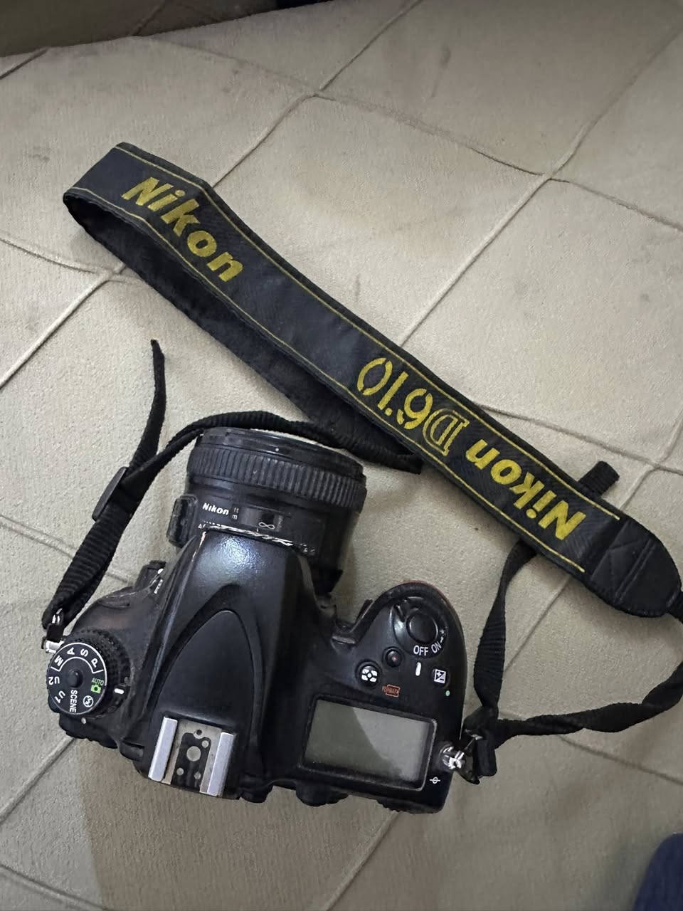 نيكون 610 نظافة 90‎%‎
ملحقاتها 
بطارية 
وحزام 
وشاحنة 
وجنطة 
مع عدسة 70/300
50mlm
مكاني بصرة مامتوفر توصيل 
السعر مع العدسات 850$
للاتصال ***********
