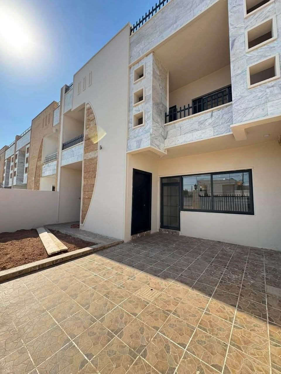 🔸سند طابو يتسجل بإسم اي عراقي
📍أربيل-بيت للبيع مجمع المهندسين قرب سايدين لاوان #مقابل_الحديقه_الرسميه 
 
➖مساحة 240M طابقين 
يتكون⤵️
➖4غرف نوم 
➖استقبال-صاله-مطبخ-مجموعه صحيات-كراج

📞  تواصل مباشر واتساب أو اتصال:

📱***********

📱***********
