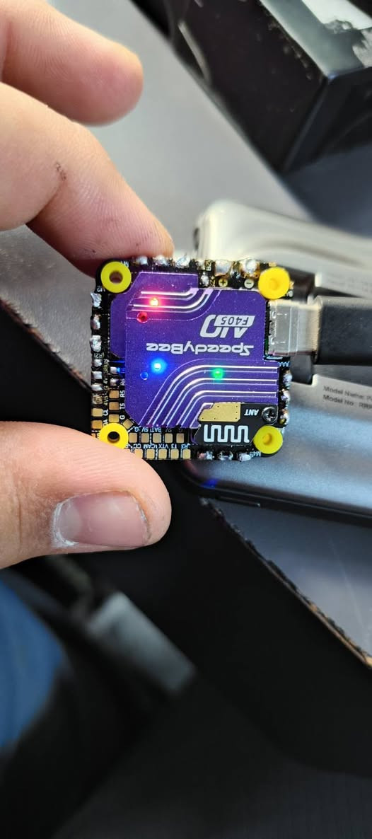 سلام عليكم افلاي كنترول 40 انبير  يوجد توصيل ***********
