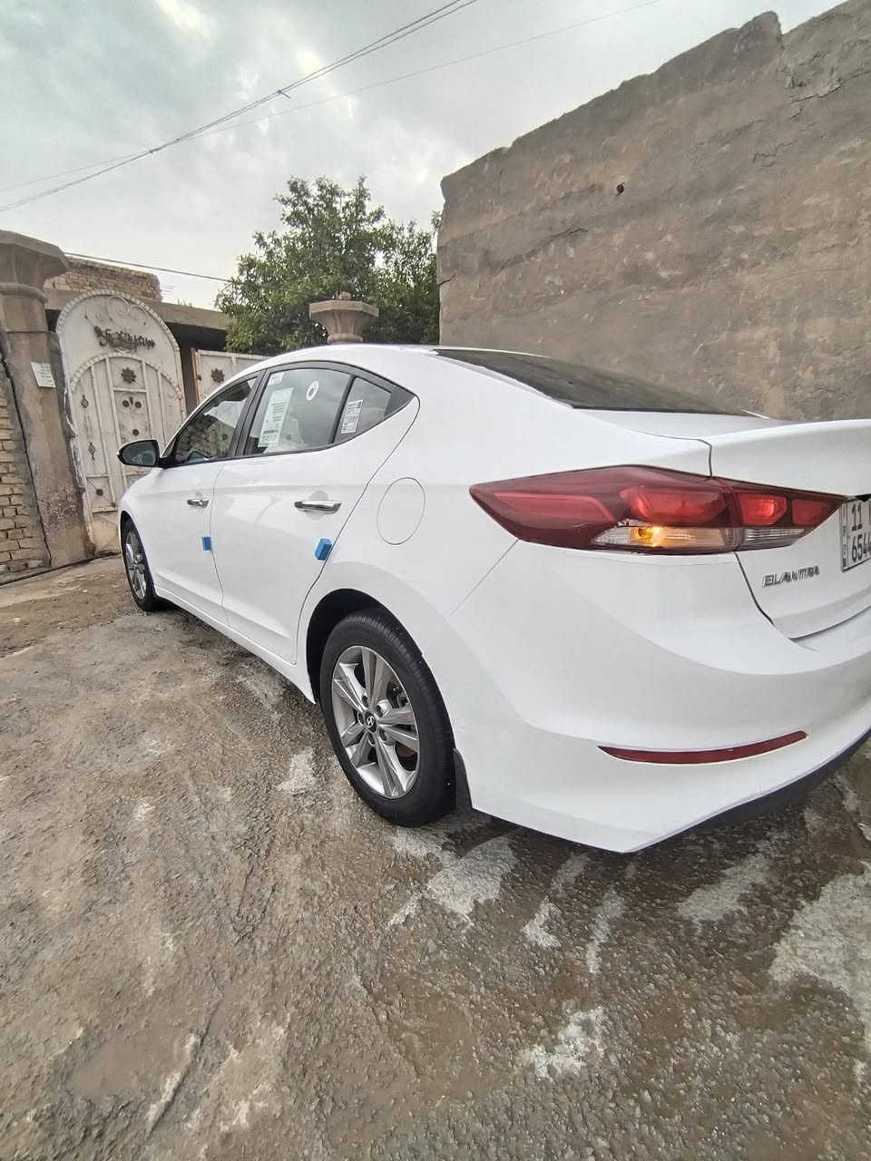 سلام عليكم للبيع الانتره2017 خليجي رقم بغداد انكليزي ماشيه (113)
فول مواصفات 1/1عدا البصمه
فتحه سلايت +شاشه كبيره +مرئي شفط +تحكم ستيرن +كاميرا خلفي +تبريدقطعتين +خمسه ويل كب +اشاير بل مري +ترحيب+سياره جديده بمعنى الكلمه
ملاحظه (سياره مكفوله كفاله عامه)
السعر( 148) وبيه مجال 
مكان السياره (كربلاء طويريج)
الاستفسار (***********)
