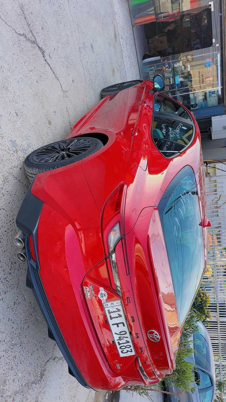 السلام عليكم اخوان كامري موديل ٢٠٢٥ هايبرد وارد امريكا اللون ماروني مواصفات SE السياره جديده جاهزه من كلشي السياره باأسمي مرقمه تحويل مباشر بيه قطعتين صبغ ماشيه 9000 ميل لا شاصي ولا دواخل  صور الحادث مرفقه للاتصال 
***********
مكان السياره بغداد
