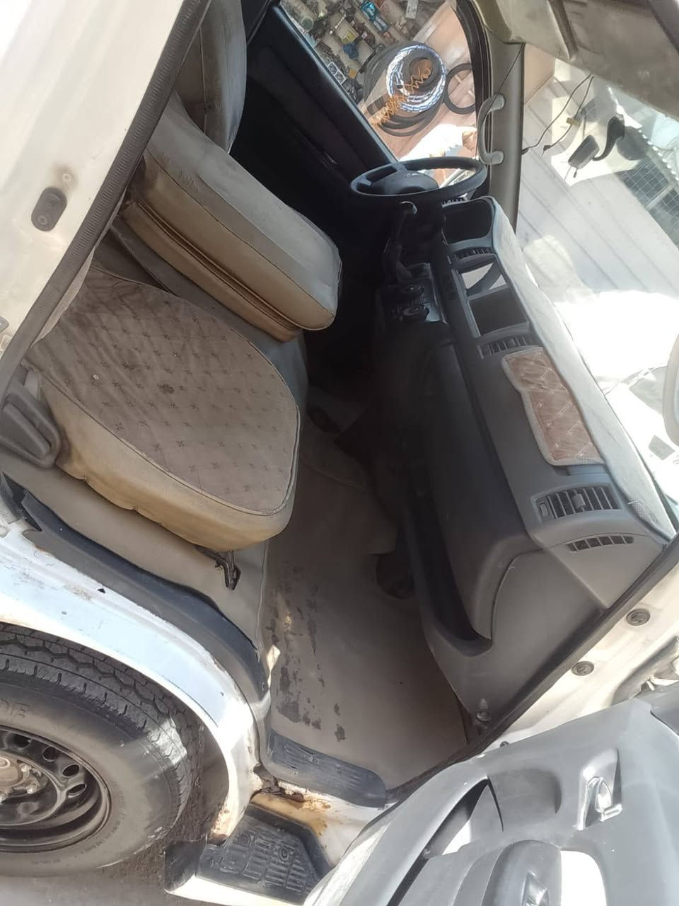 جمبي للبيع سيارة جاهزة بيهه طخات بسيطه سعر١٣٠رقم انكليزي مكاني بغدادالحريه ***********
