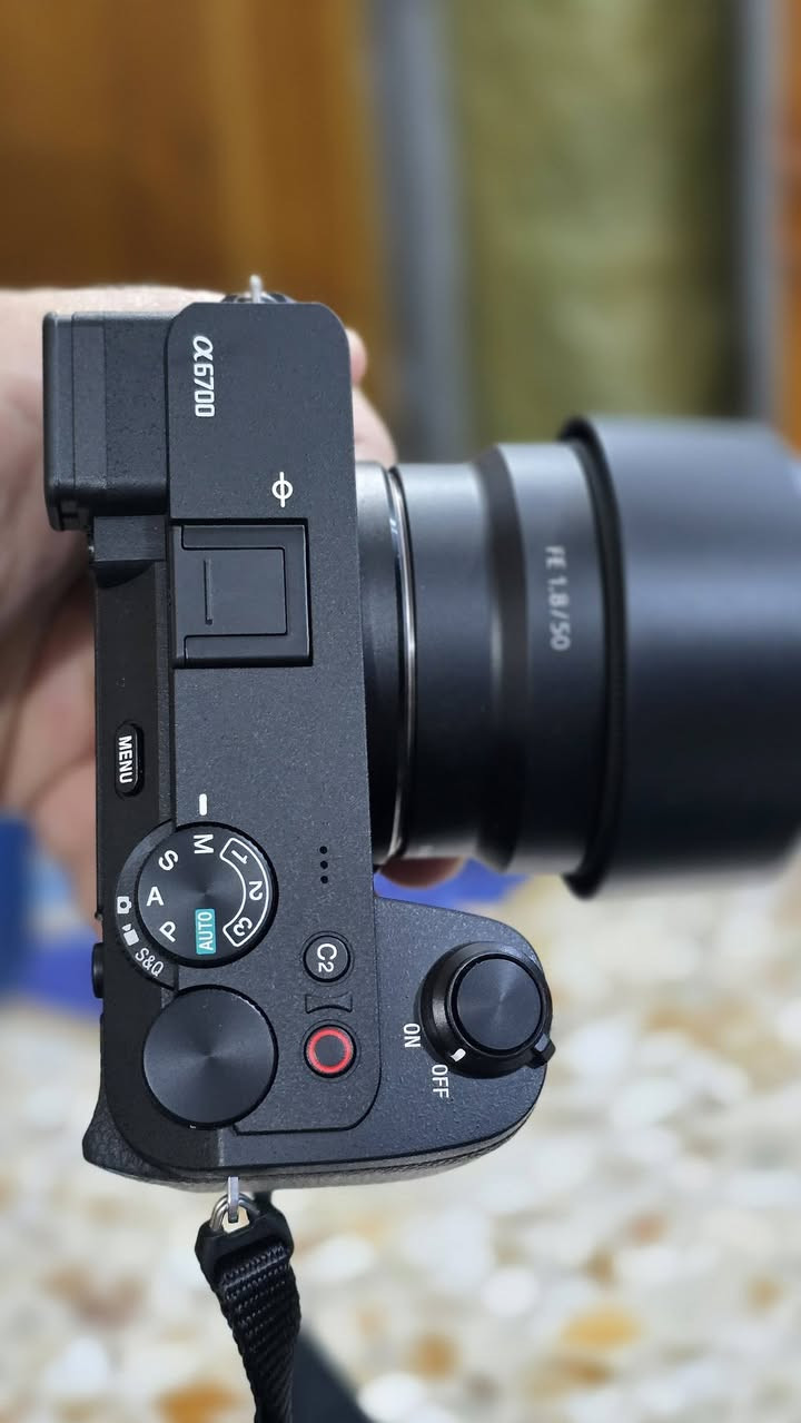 السلام عليكم .. كامرا سوني a6700 للبيع .. مع عدسة سوني 18-135 نظافة 99% ...
***********
