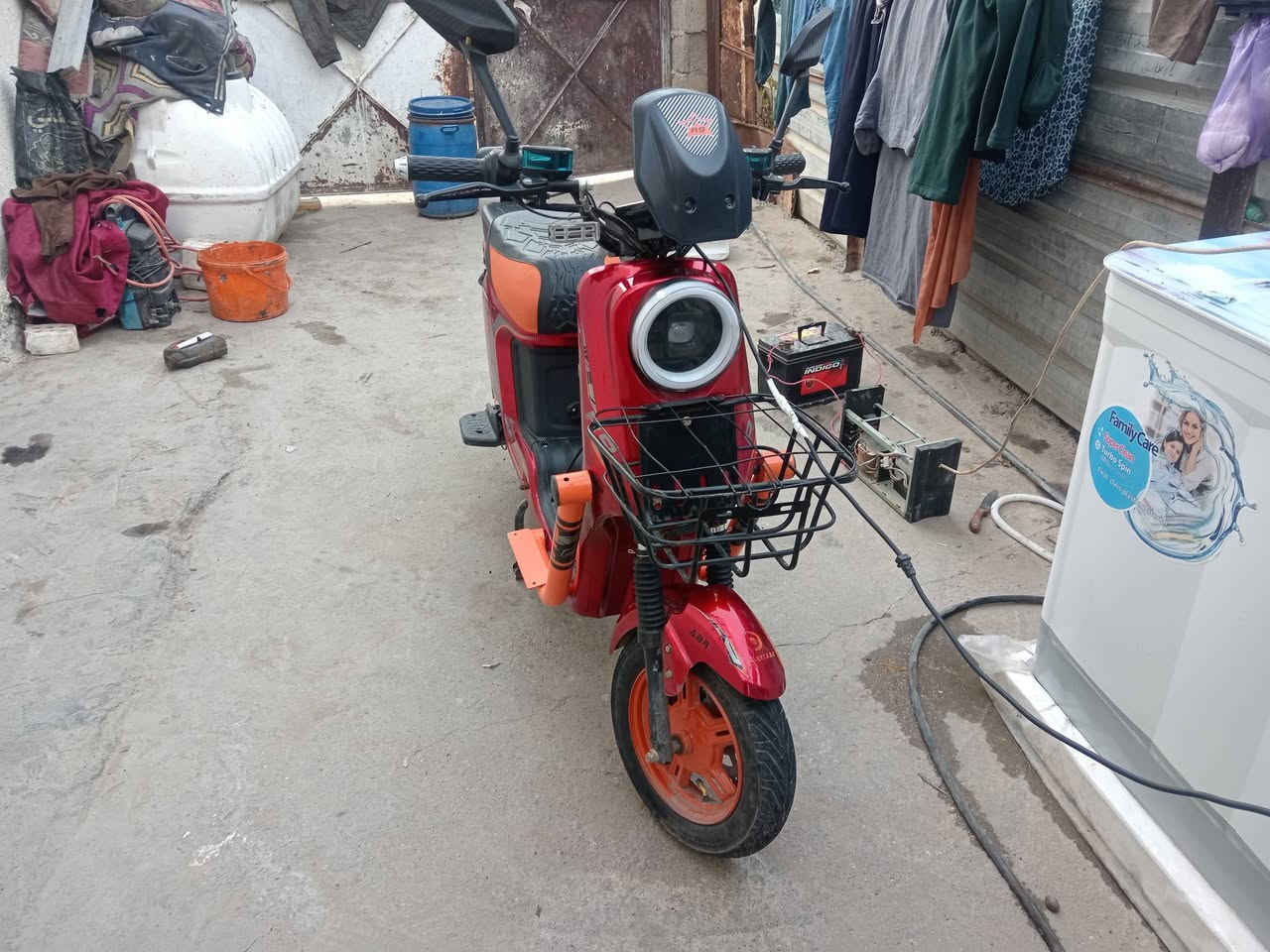 السلام عليكم شباب دراجة R9 نظيفة للبيع سعر ٤٥٠ بيه مجال بسيط للتواصل ***********
