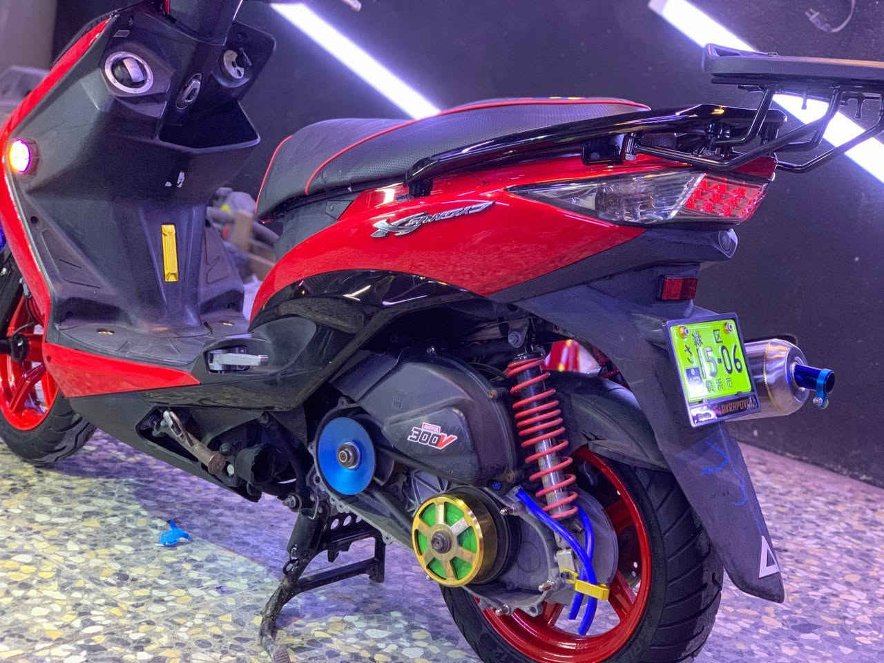 سكنس لد يباني ماشيه 21 الف درجه جديده زيرو بعدها بيها تزويد اكلاجات صلانصه ويلاكب مال شمعه ابريد خلافي دسك درجه كفاله عامه مكان بغداد شعب ***********
