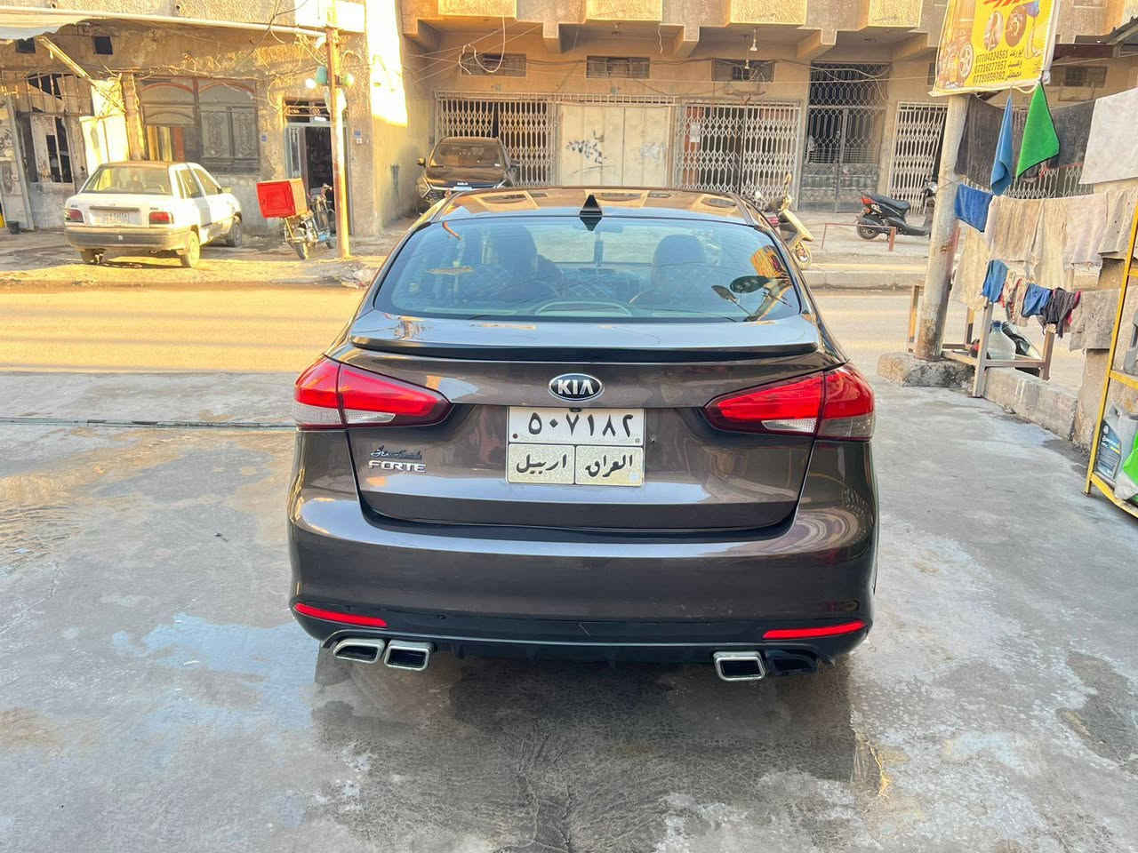السلام عليكم
كيا فورتي موديل ٢٠١٨
وارد أمريكي 
حادث ٣ قطع صبغ و باب السايق تبديل 
محرك ٢٠٠٠دوش 
كير ATM 
٦نمر 
نص فول 
بصمه عمل 
السيارة نظيفه 
السعر ١١٨ بيها مجال 
المكان بغداد 
للإستفسار ***********
