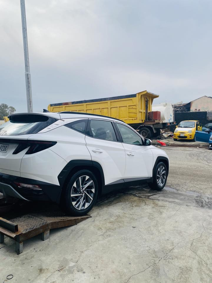 سلام عليكم
توكسان  2023خليجي

رقم دهوك

محرك 2000 دوش 

فول مواصفات 

عدة الفتحة 

مكاني موصل

الاستفسار وتساب او خاص /***********الرقم فقط وتساب
